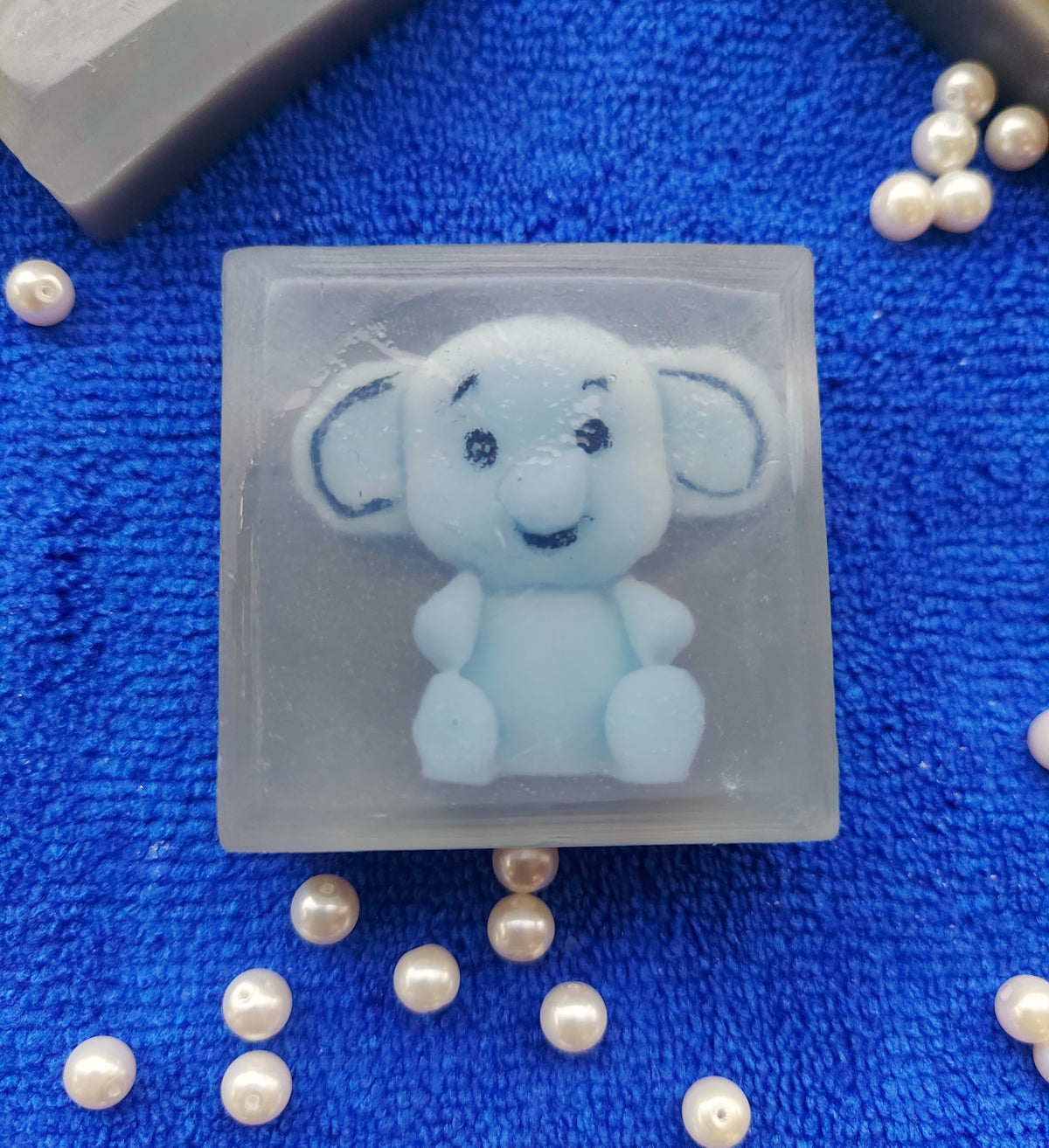 The Splashing Elephant Bar